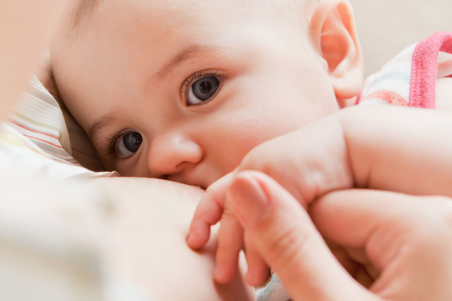 7 Signs Your Baby Is Getting Enough Breast Milk Being The Parent