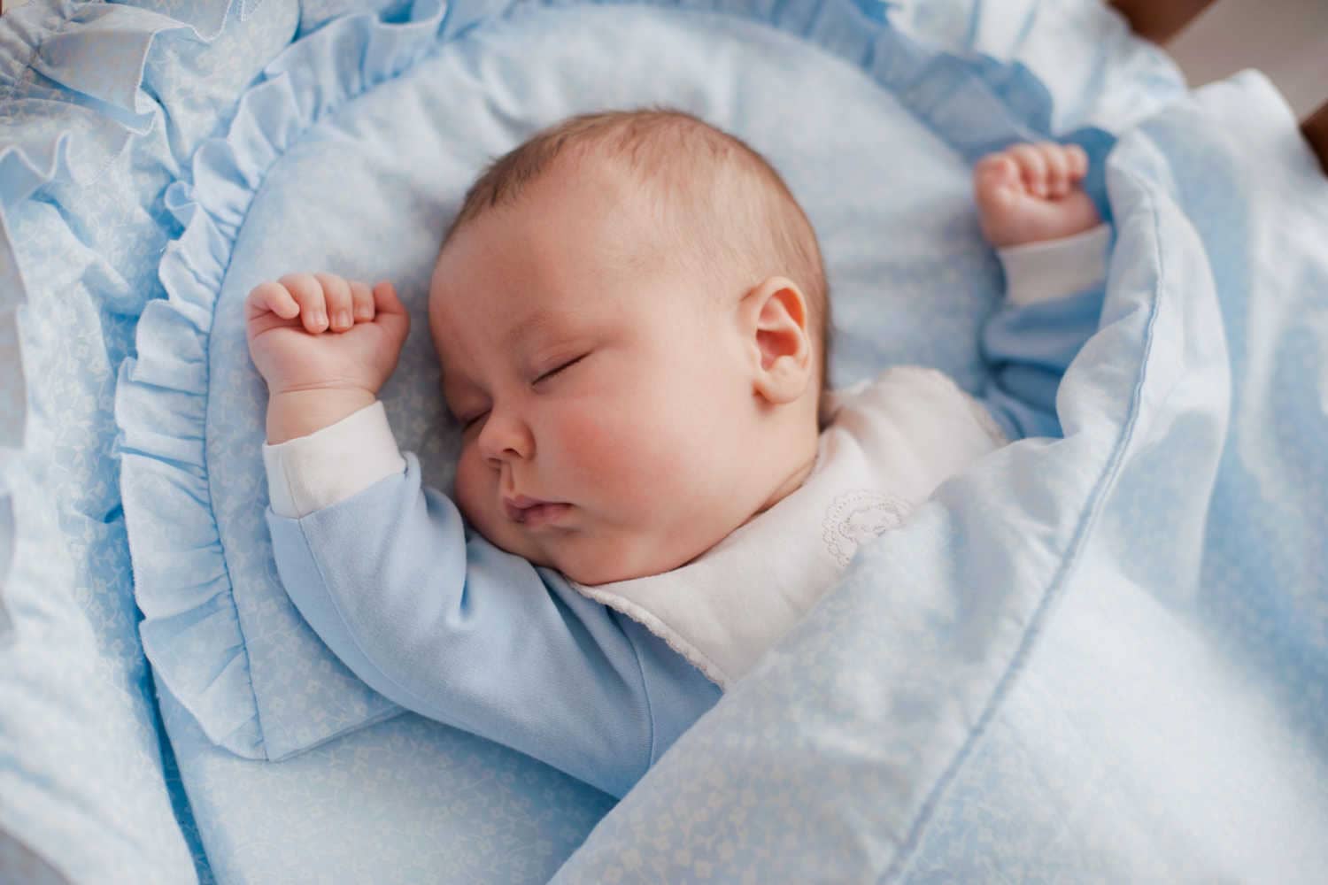 When Can My Baby Sleep With Pillows? Being The Parent