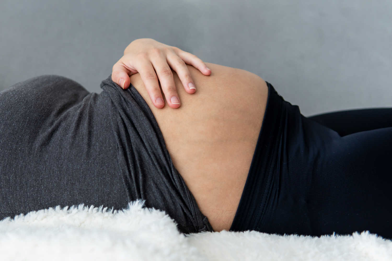 lying-on-your-back-during-pregnancy-being-the-parent