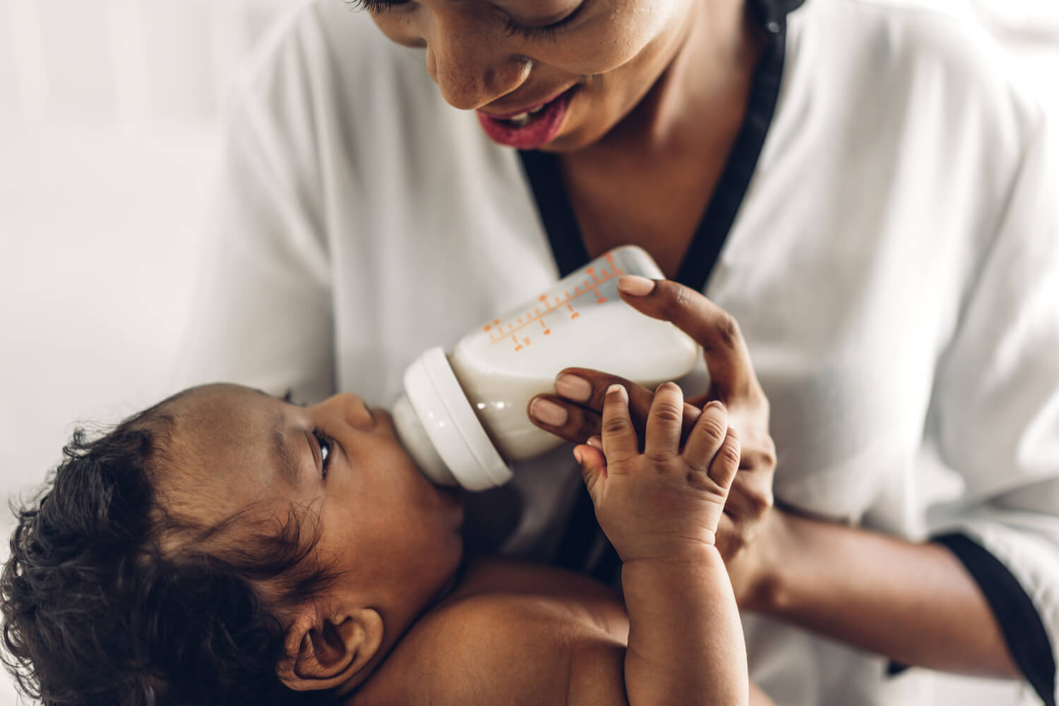 Paced Bottle Feeding Benefits And Safety Guidelines Being The Parent