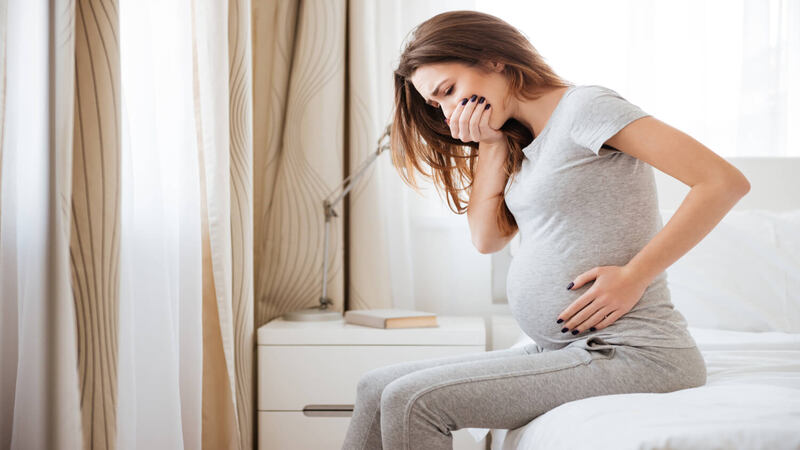 Pregnant-women-feeing-nausea