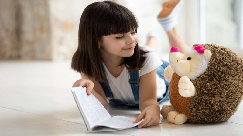 girl-reading-story