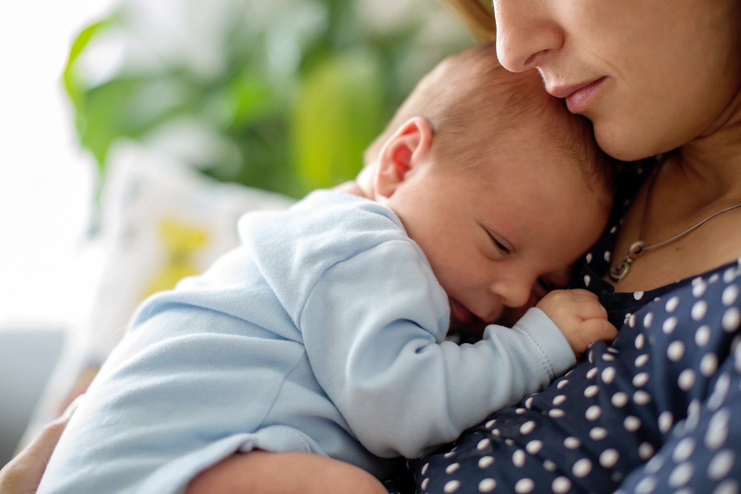 Bonding With Your Baby - Why is it Important? - Being The Parent