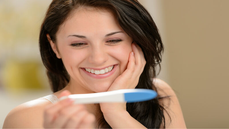 woman-pregnancy-test