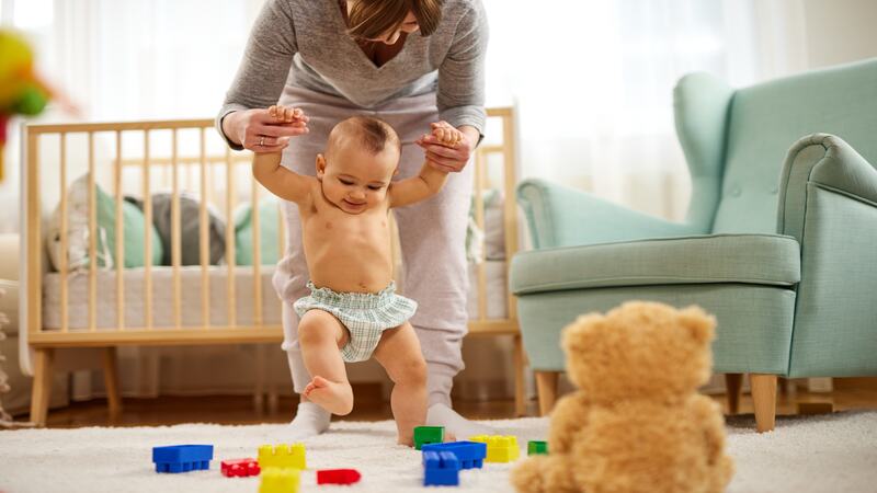 At What Age Should Babies be Able to Walk_