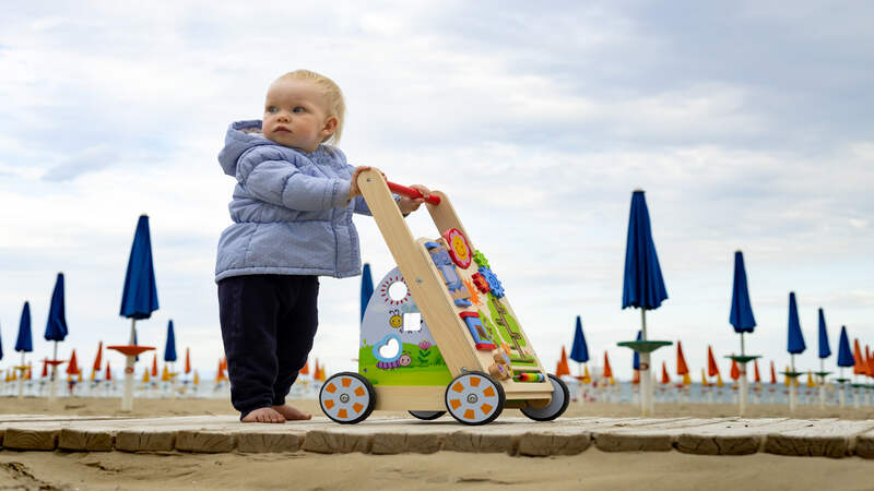 Top 5 Tips to Encourage Babies to Walk