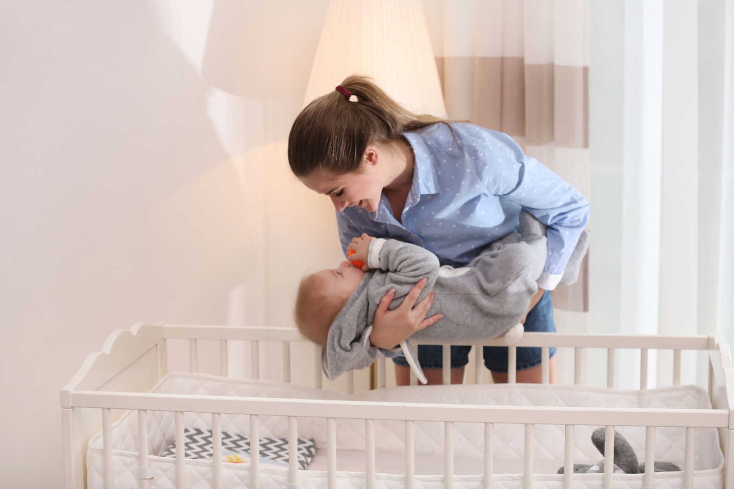 when-and-how-to-stop-co-sleeping-with-your-baby-being-the-parent