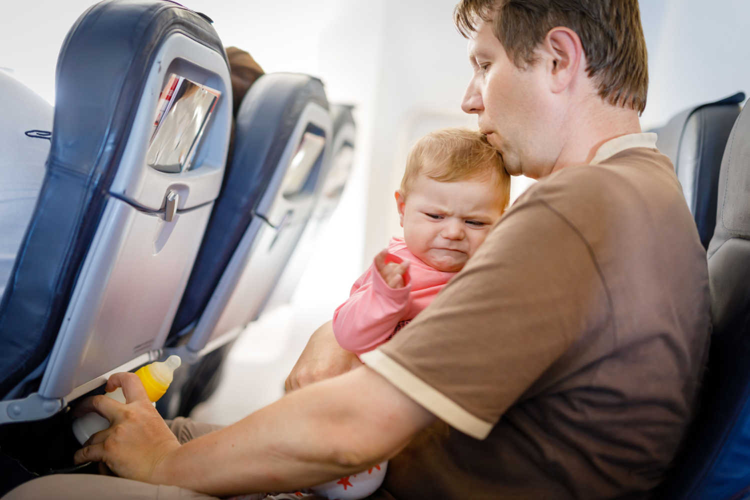 jet-lag-in-babies-signs-and-tips-to-cope-being-the-parent