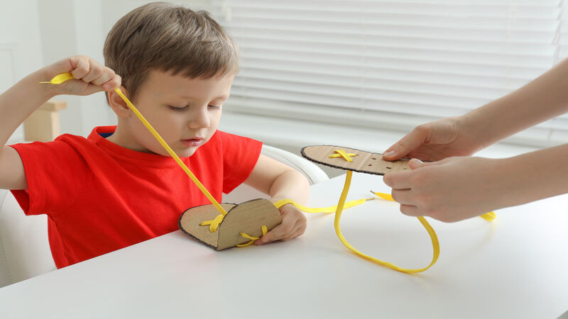 How to teach your child to tie shoe laces