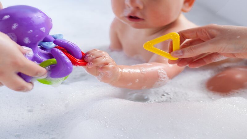 Age appropriate baby bath toys