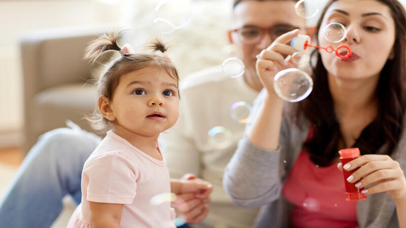 When to Introduce Bubble Play For Babies_