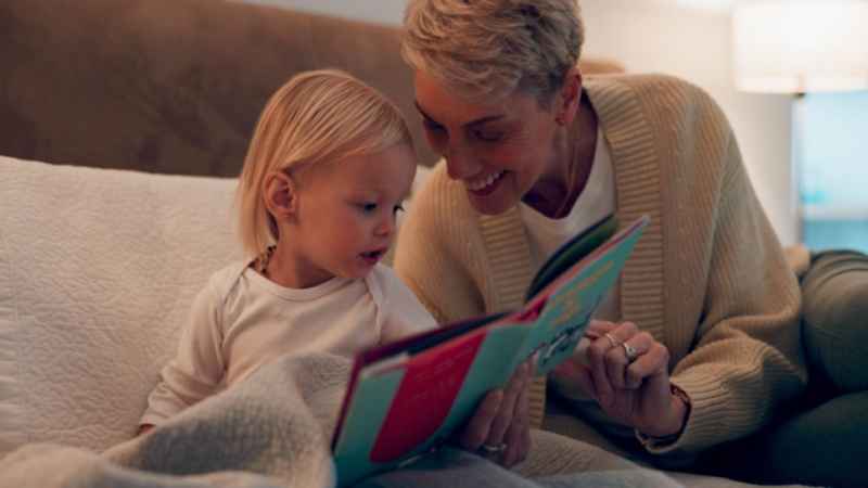 Reading good moral stories is an effective way of raising an honest kid 