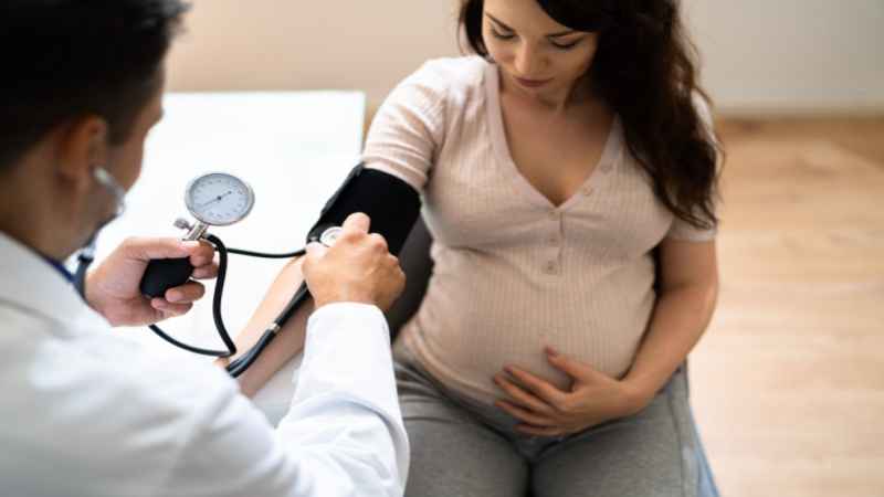 pregnant women checking Gestational Hypertension