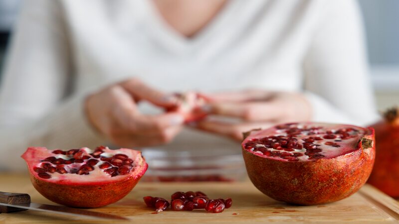 Precautions to take when consuming pomegranate during pregnancy