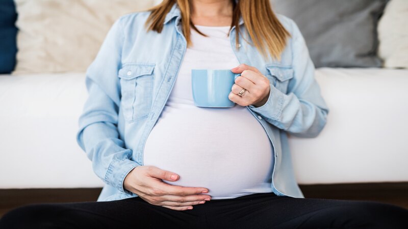 What is the recommended serving size for herbal teas during pregnancy_