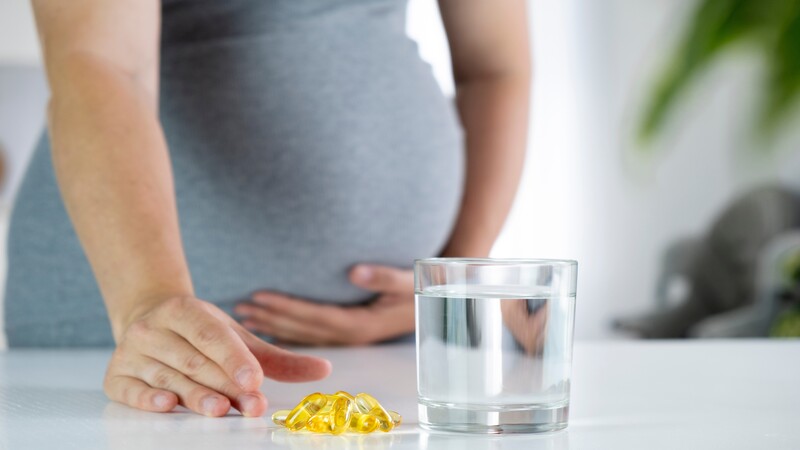 Why Should Pregnant Women Take Fish Oil Supplements_