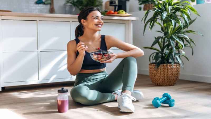 women eating healthy food